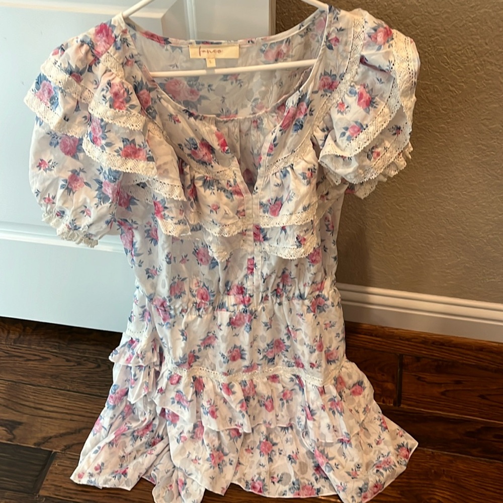 Brand new! Tags removed. never worn (looks like love shack) tiered floral dress